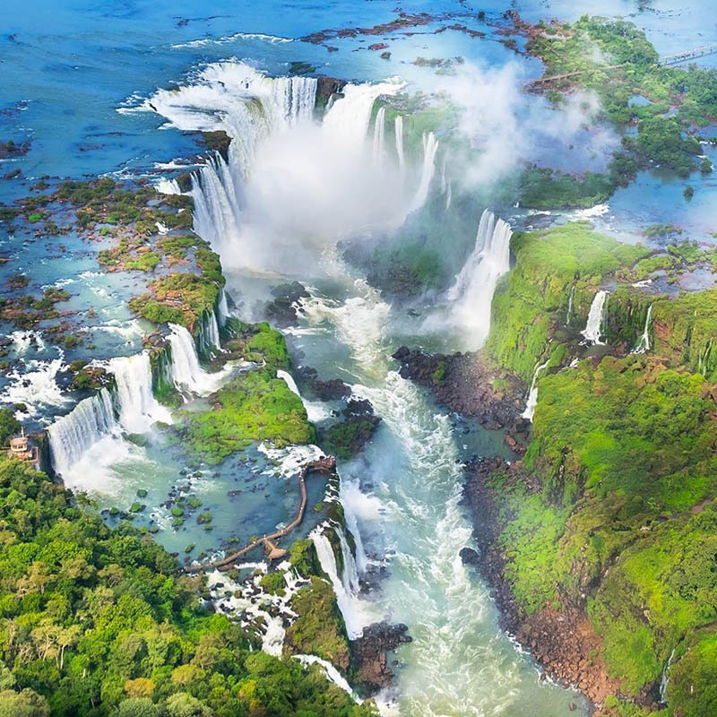 Vista-aerea-de-las-Cataratas-del-Iguazu.jpg